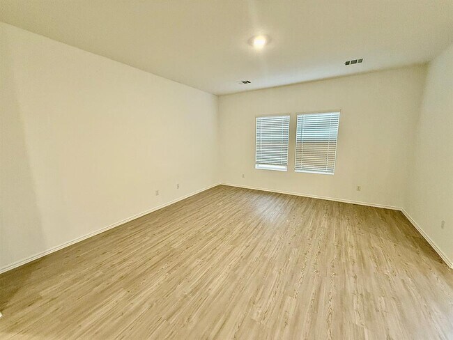 Building Photo - 1724 Four Waters Lp