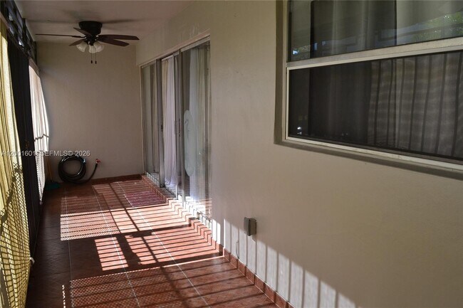 Building Photo - 220 NW 87th Ave