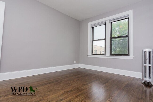 Building Photo - 3 bedroom in Chicago IL 60620