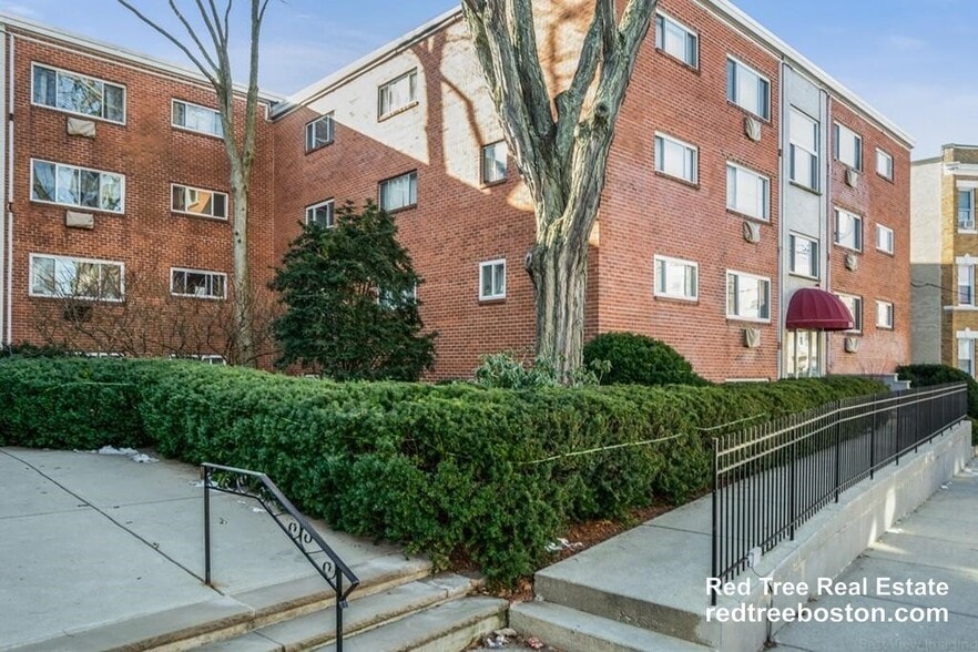 Building Photo - 239 Kelton St
