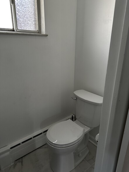 powder bath - 6361 Waldron St