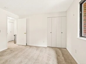 Building Photo - 85 Chippendale Rd