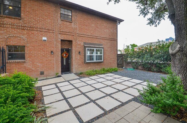 Building Photo - 5630 Fairdale Ln