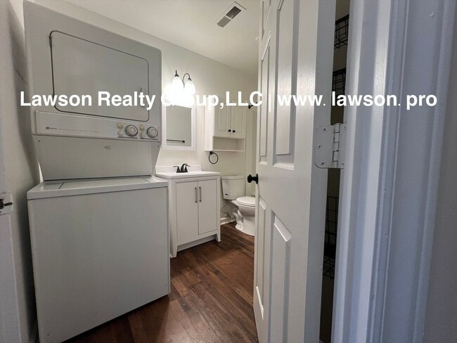 Building Photo - Adorable and Updated-One Level Living with Paved Driveway