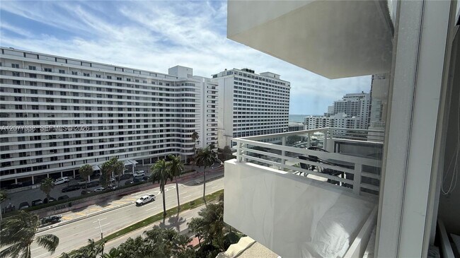 Building Photo - 5600 Collins Ave