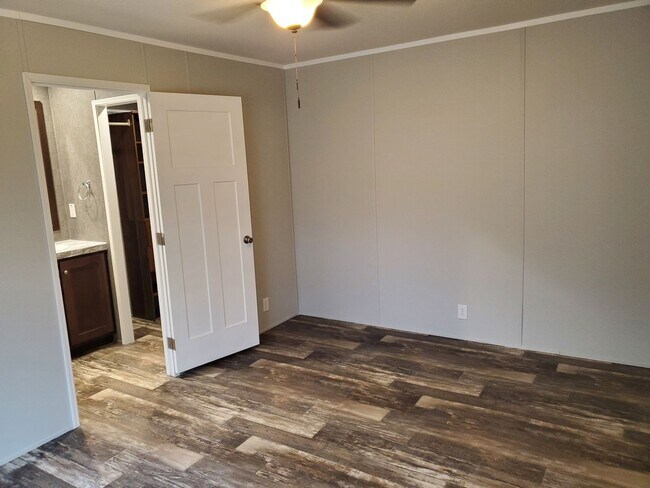Building Photo - Brand new build 3 bedroom 2 bath modular h...