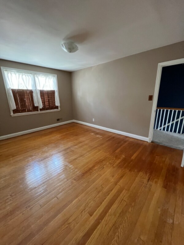 Building Photo - 143 Stanmore Rd