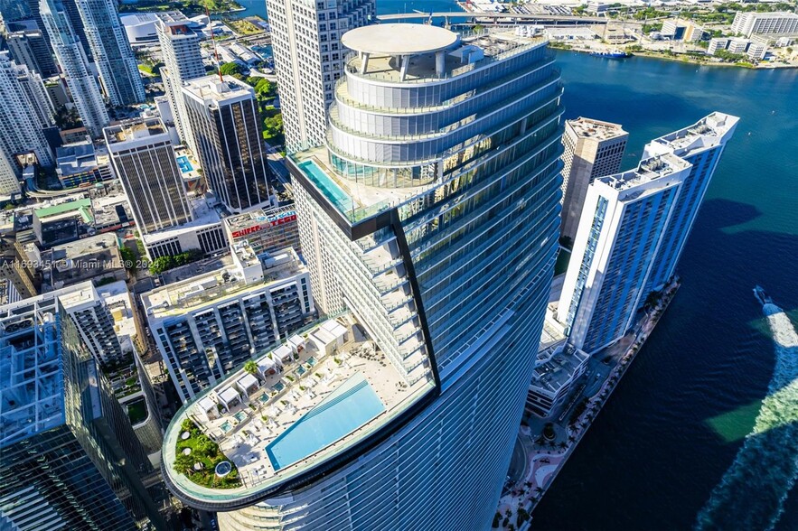 Building Photo - 300 Biscayne Boulevard Way