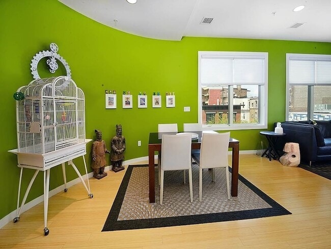 Building Photo - 511 Madison St