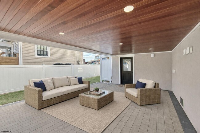 Building Photo - 100 S Frontenac Ave