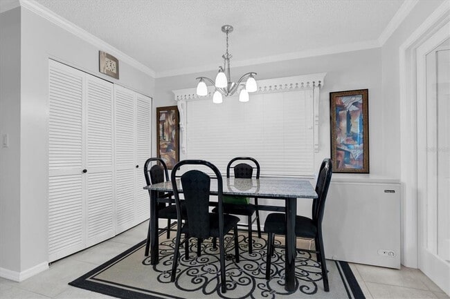 Building Photo - 6500 Sunset Way