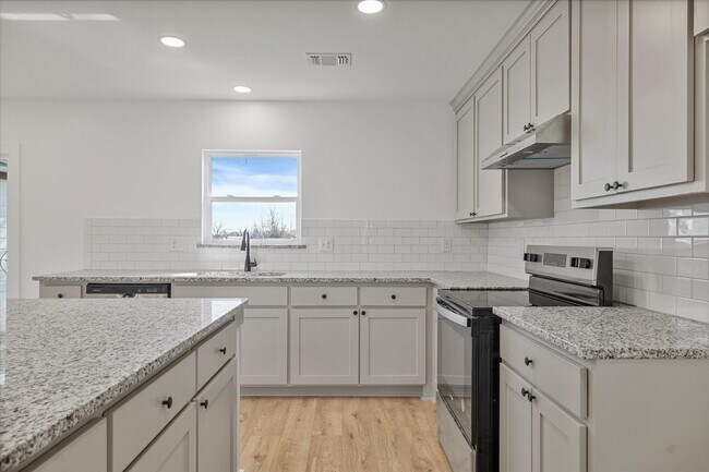 Building Photo - 311 Church St