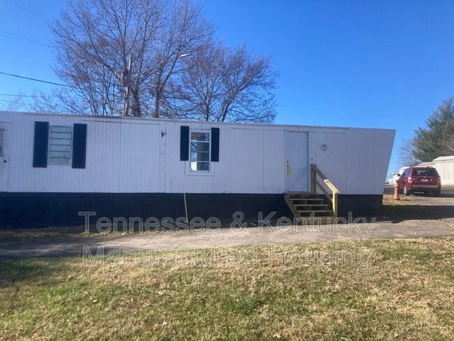 Primary Photo - 1104 Columbia Ave