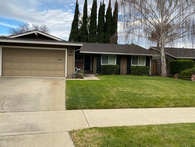 Building Photo - Well maintained 3 bed 2 bath home in Thousand Oaks neighborhood available!