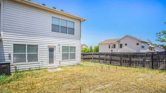Building Photo - Beautifully Crafted 3 Bed 2.5 Bath 2 Car g...