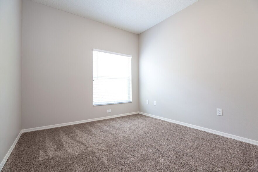 Building Photo - 3337 Bellingham Dr
