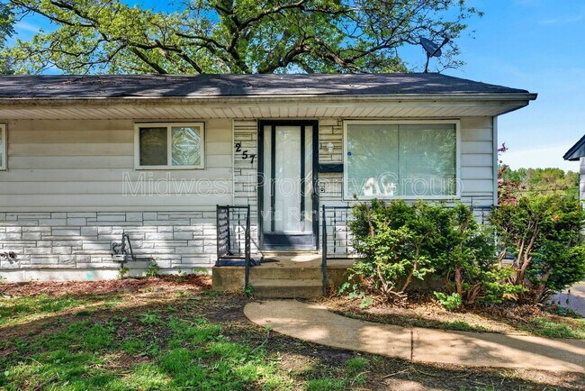 Building Photo - 257 Glen Garry Rd