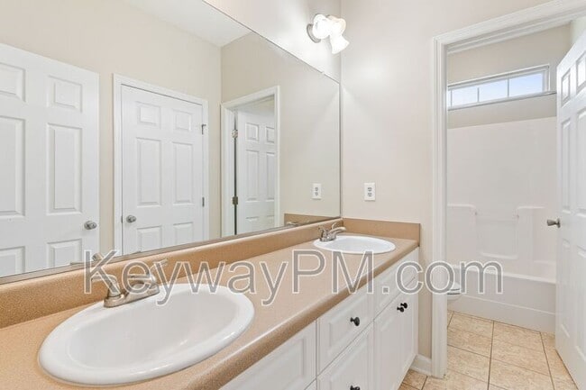 Building Photo - 5216 Tilton Dr