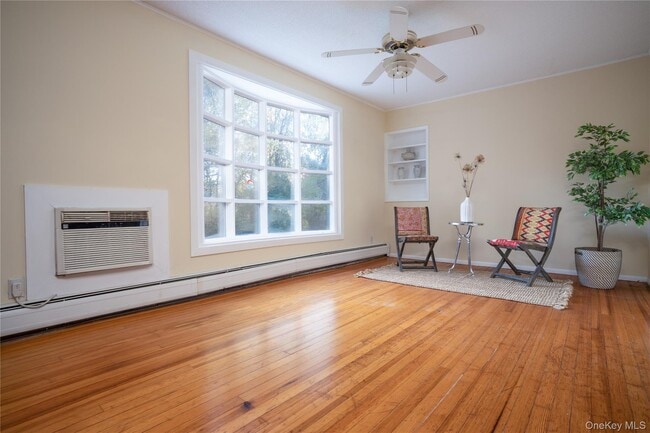 Building Photo - 551 S Pascack Rd