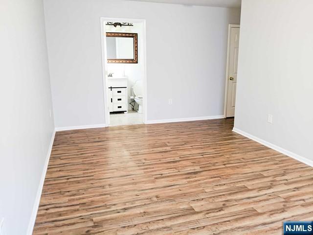 Building Photo - 10 Elm Ct