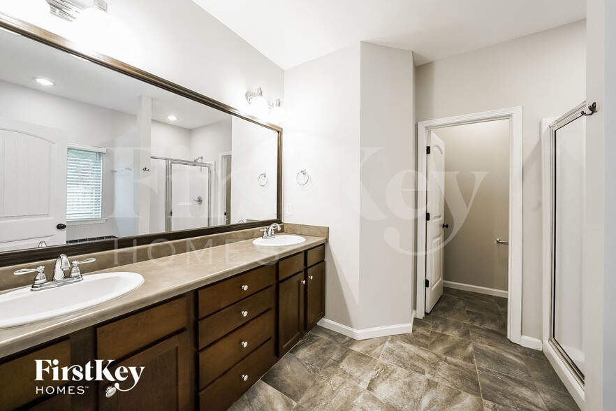 Building Photo - 3104 Rosewalk Dr