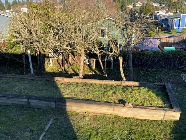 Building Photo - N Tacoma 3bdr 2.5 bath home w/ VIEW of Mt Rainer