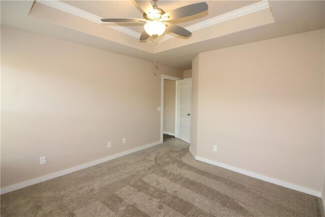 Building Photo - 412 Barbet Dr