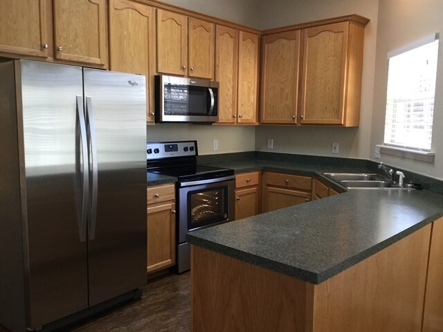 Building Photo - 121 Luna Lane