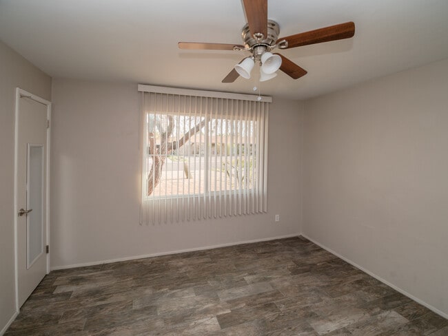 Building Photo - 7014 E Holly St