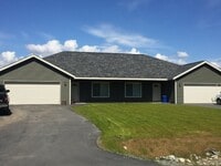 Building Photo - 951 W Cache Dr