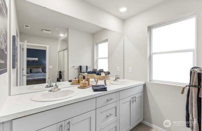 Building Photo - 4305 Pronghorn Pl