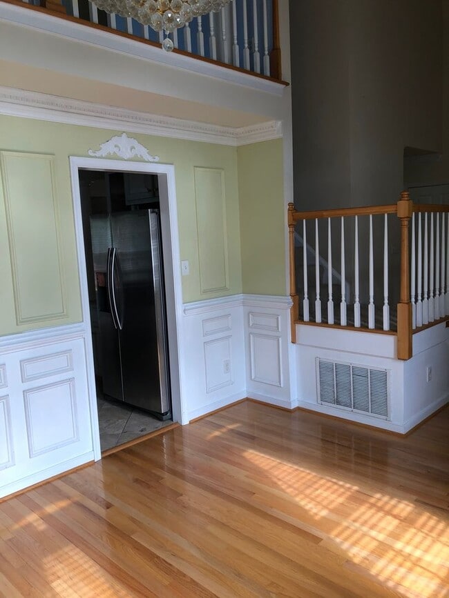 Building Photo - Stunning 4bdrm/2.5bth Home w/Loft Located in Chesterfield! Fenced in Backyard, 2 Car Garage, and ...