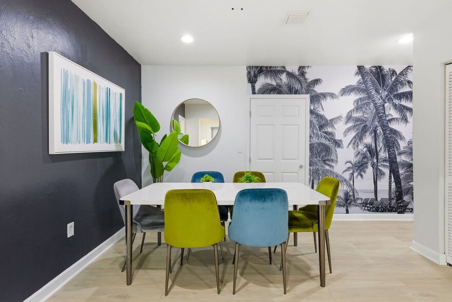 Building Photo - 6715 NE Miami Pl