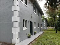 Building Photo - 14000 NE 2nd Ave