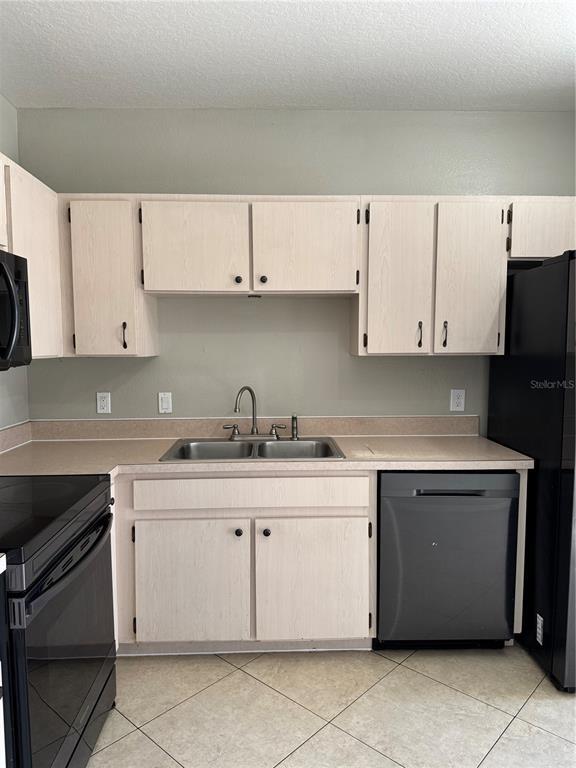 Building Photo - 18006 Birdwater Dr