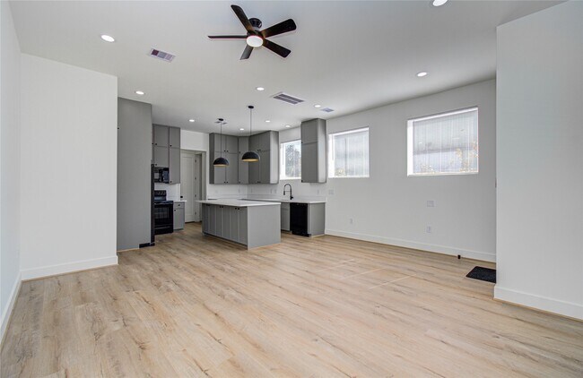 Building Photo - 1506 McKee St