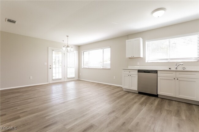 Building Photo - 5945 Spearman Cir