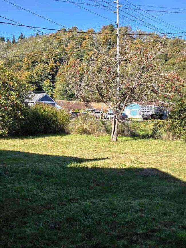Building Photo - Hoquiam home - FOR RENT!