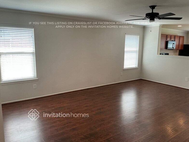 Building Photo - 402 Azalea Dr