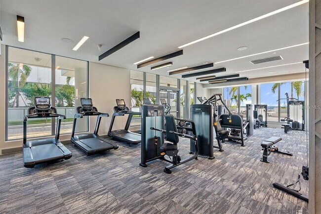 Building Photo - 301 1st St S