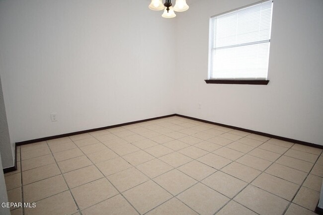 Building Photo - 11604 Gordon Bays Way