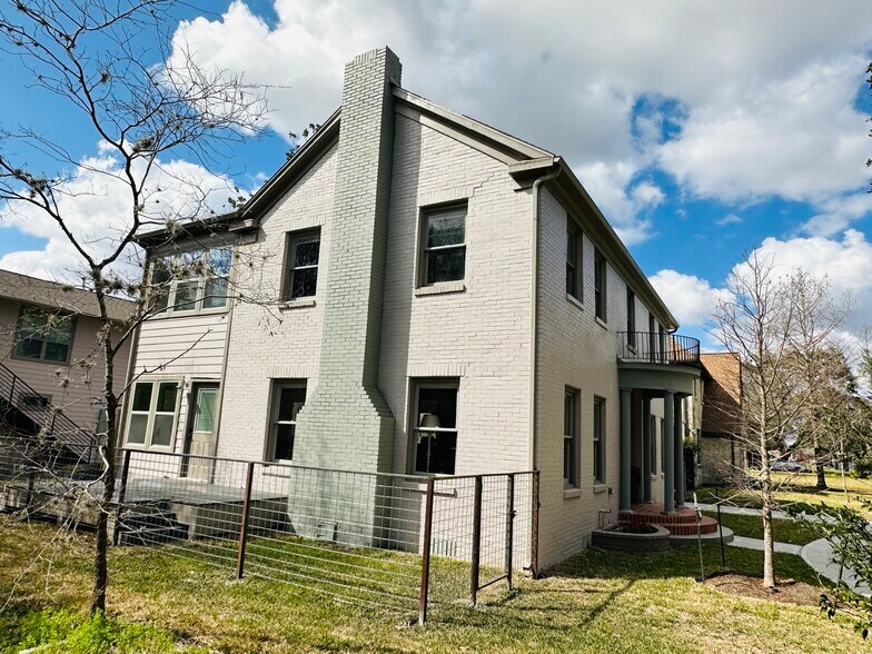 Building Photo - 2506 Rosedale St