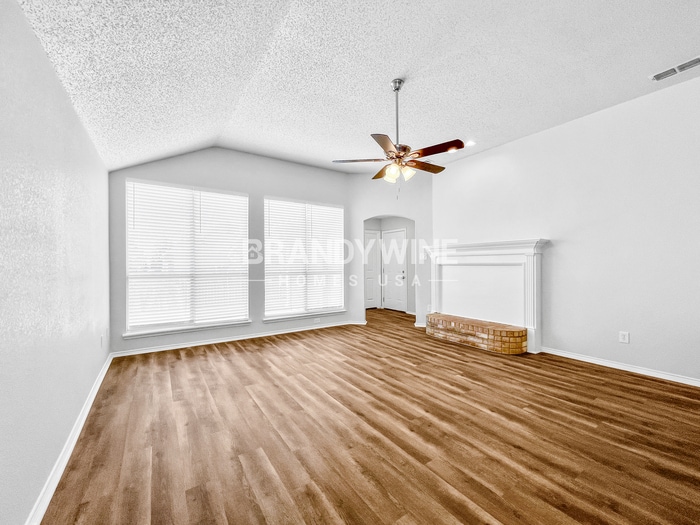 Building Photo - 3318 Lochwood Dr