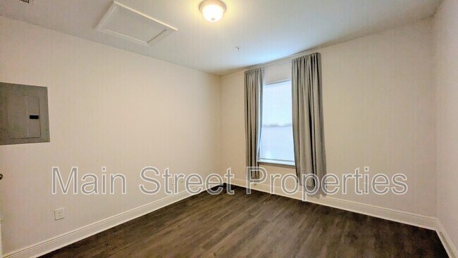 Building Photo - 313 N Navy Blvd