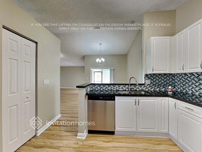 Building Photo - 224 W Riverbend Dr