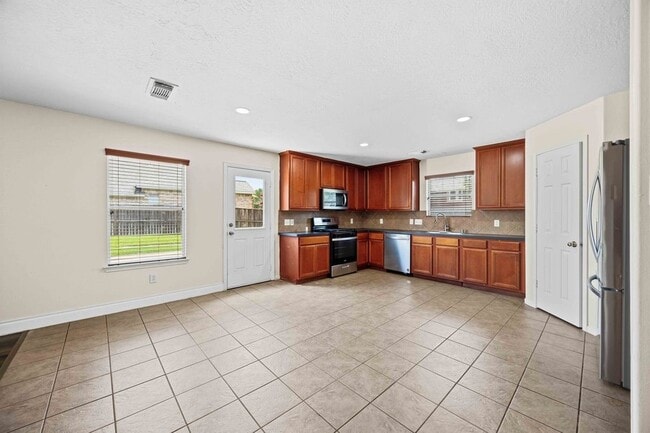 Building Photo - 14015 Crossvale Ln