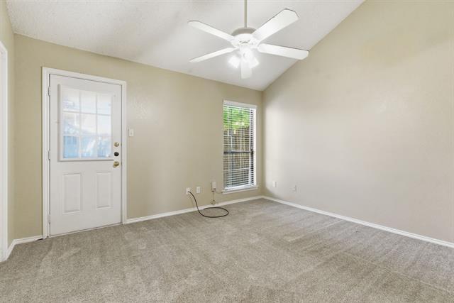 Building Photo - 801 Windcrest Dr