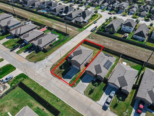 Building Photo - 10814 Spring Brook Pass Dr