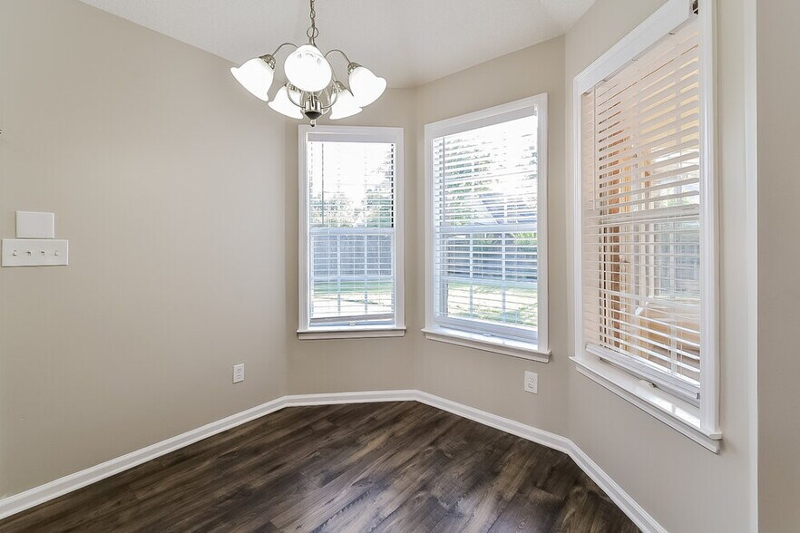 Building Photo - 7843 Plantation Ridge Cove