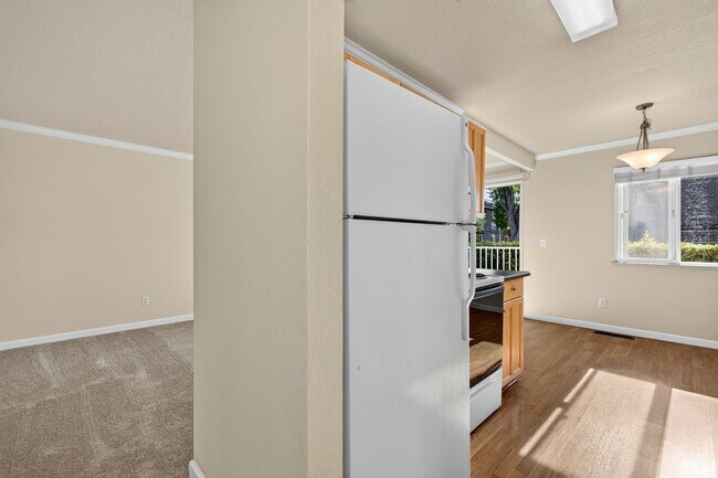 Building Photo - Updated Walnut Creek Condo | 2 Bed • Pool • In-Unit Laundry • Near BART